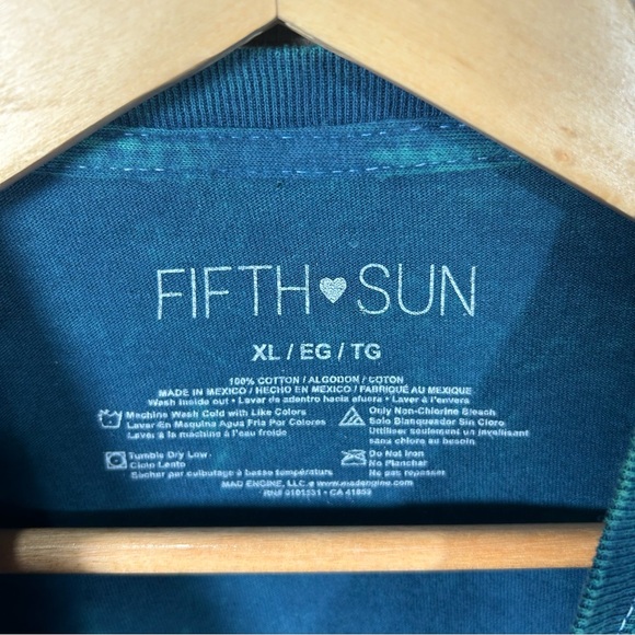 Fifth Sun Love Grows XL Boho Graphic Crop Tee Kindness Vibrant Hippie Vibe - Picture 4 of 5